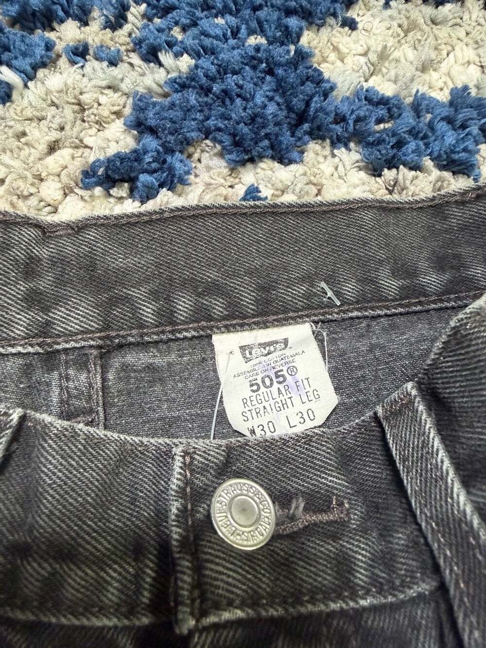 Levi's - Picture 4 of 6
